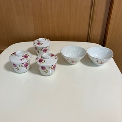 茶碗蒸し3個、小鉢2個