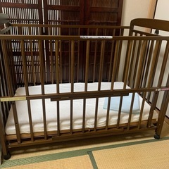 ベビーベッド　＊高さ調整可＊