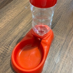 ペット用水容器