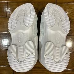 スニーカー23.5㌢の画像