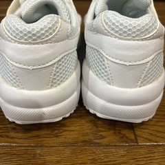 スニーカー23.5㌢の画像
