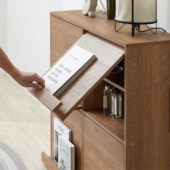 木製収納キャビネットの画像