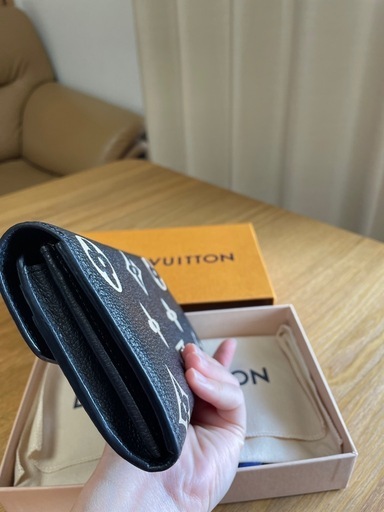 LOUIS VUITTON 財布【定価141.900円】