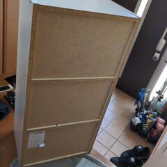 白のカラーボックスの画像