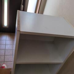 白のカラーボックスの画像