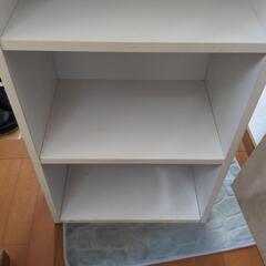 白のカラーボックスの画像