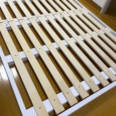 ベットの下にどうぞ！