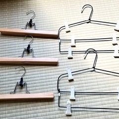 ズボンハンガー　スカートハンガー