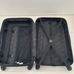 キャリーケース　鍵付きの画像