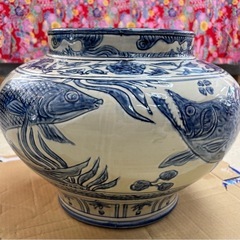 沖縄県胡差焼　魚草文扁壺花瓶　名品 陶器の壺 魚の模様 赤と緑の装飾 壺屋焼 小橋川清正 赤絵魚紋壺 伝統工芸 花瓶 沖縄 やちむん