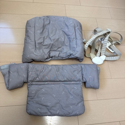 新品同様　ストッケ　ハーネス　クッション
