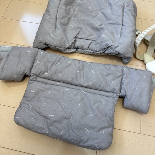 新品同様　ストッケ　ハーネス　クッション