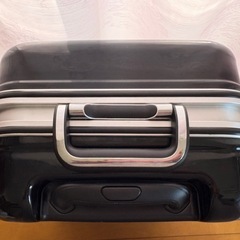 メルセデスベンツ　スーツケースの画像