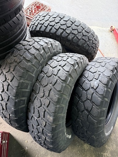 減ってます。mudterrain 255/85R16