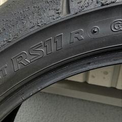ブリジストン RS11前後タイヤの画像