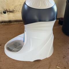 【最終値下げ】ペット用自動給食器の画像
