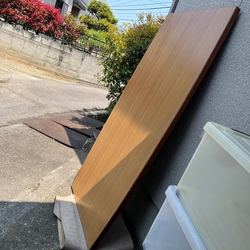 巨大な会議用テーブル