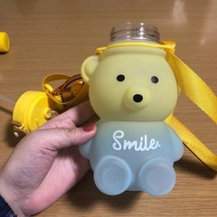 水筒 クマ ストラップ付きの画像