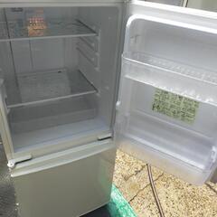 ✨️可動保証✨️SHARP2ドア冷蔵庫クリーニング済の画像