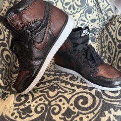 NIKE ウィメンズ エアジョーダン 1 ハイ OG フィアレス 23.5cm の画像