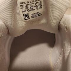 adidas 白スニーカー25cmの画像
