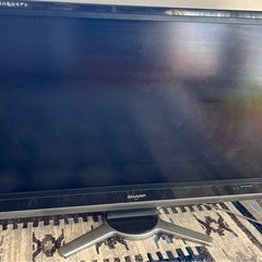 AQUOS液晶カラーテレビ42型