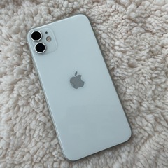iPhone11ホワイト【ケーブル付き】