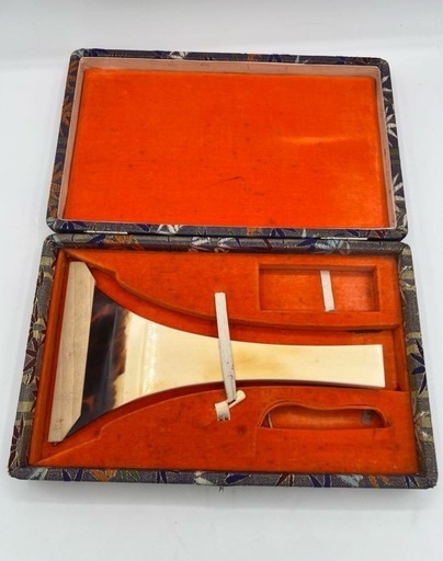 三味線 撥 バチ 鼈甲 べっ甲 ケース付き 弦楽器 音楽 レトロ