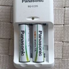 Panasonicエボルタ　充電器と電池2本