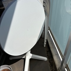 テーブルとチェア４基