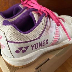 バトミントン　シューズ　　YONEX 24cmの画像