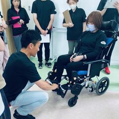 内装や料理にこだわったデイサービス！育児中のスタッフ在籍！介護スタッフの画像