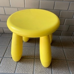 IKEA　子供用スツール　イス　カラー