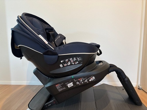 美品　エールべべ　チャイルドシート