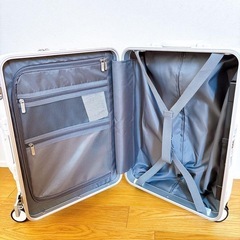 ほぼ未使用】キャリーケース S 42Lホワイト 白 多機能 スーツ