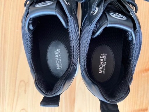 【値下げしました】⭐︎MICHAEL KORS⭐︎ブラック スニーカー　23.5cm