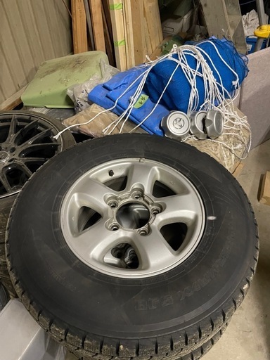 ランクル100系　冬タイヤ　バリ溝