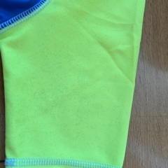 ラッシュガード　男の子　H&M 　EUR122/128 の画像