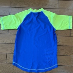 ラッシュガード　男の子　H&M 　EUR122/128 の画像