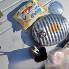 生活用品　雑貨　あげます　大量　1部未使用　フィルター　洗剤　バケツ　アンカ　ヨガマット　ゴミ箱　タッパー　ラップ　ホイール　ほうき　ちり取り　などの画像