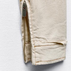 新品未使用 ZARAザラ ベージュ ジージャン クロップドデニムジャケットの画像