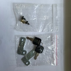 物置 (組立式 スチール 物置 鍵付 ベランダ ガレージ 屋外 ...