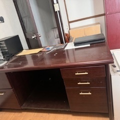 Office tableの画像