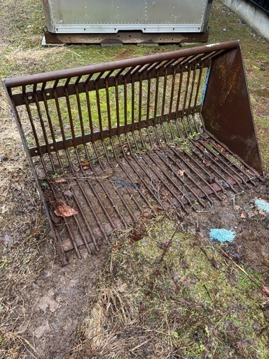 トラクター　フロントローダー　スケルトンバケット