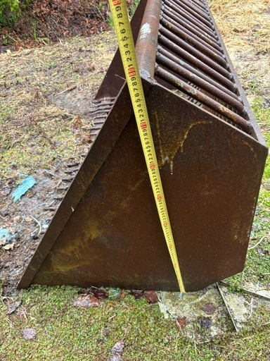トラクター　フロントローダー　スケルトンバケット