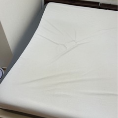 Emma エマ・スリープ キングサイズマットレスとコンセント付きベットフレームセットの画像
