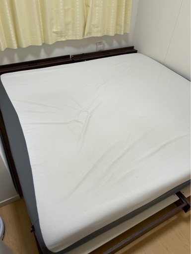 Emma エマ・スリープ キングサイズマットレスとコンセント付きベットフレームセット