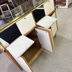 ガラスショーケースの画像