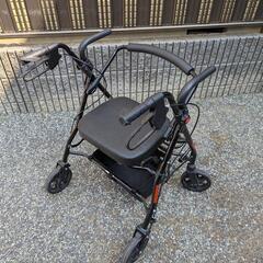 シルバーカー（歩行器）兼車椅子