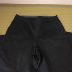 ユニクロ　レディース　カジュアルパンツ　黒色　サイズMの画像